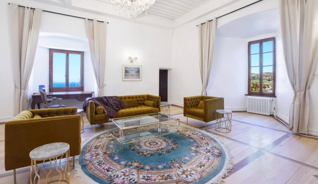 Authentic Middle Ages apartment in the Castle
