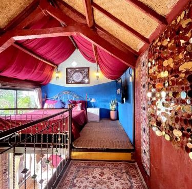 Backpackers Cabin with Mountain View