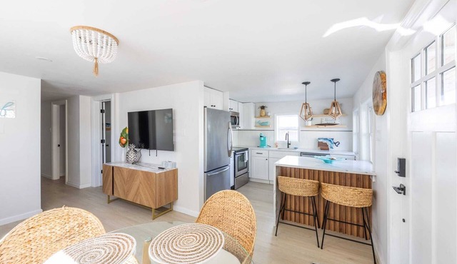 Beach Block-1min Walk-Luxury-The Reef Downstairs