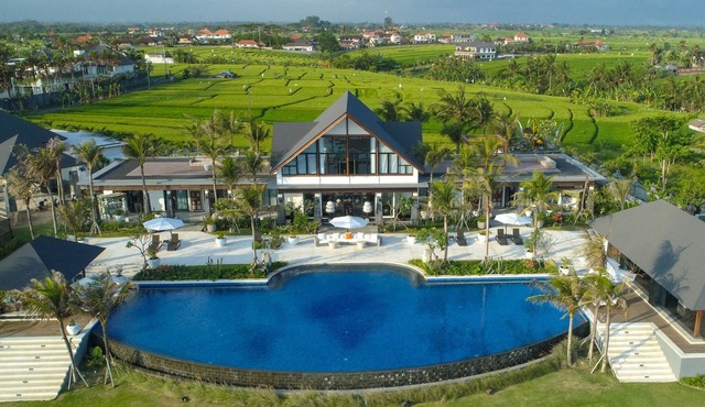Beach front Luxury Villa in Cemagi Beach