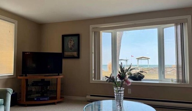 Beachfront 5BDRM Lakehouse