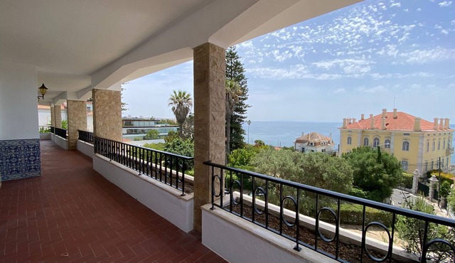 Beachfront T4 Holiday House