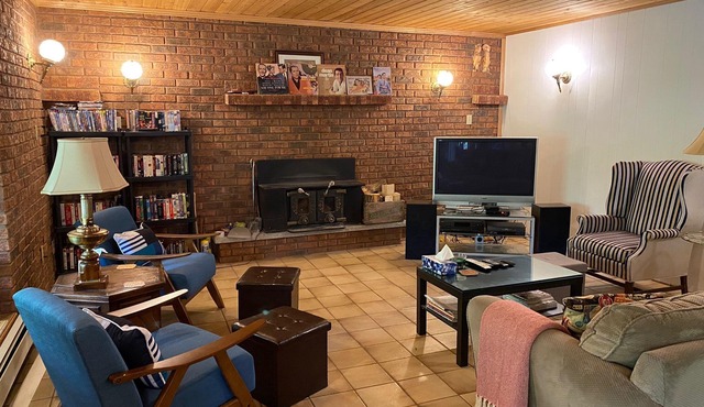 Beautiful 3 BEDROOM COUNTRY HOME in TINY BEACHES NEAR LAKE HURON GEORGIAN BAY