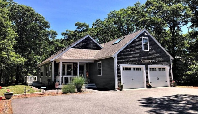 Beautiful Cape home. Minutes from beaches, restaurants, bike paths & shopping.