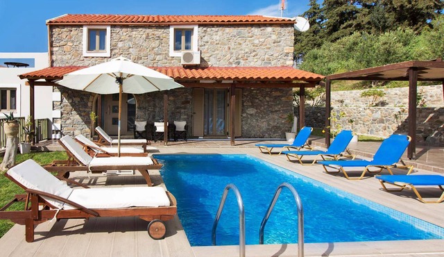 Beautiful Villa, 4 BD, 3 BA, private pool