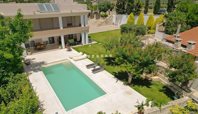 Blue Sky Villa in Crete