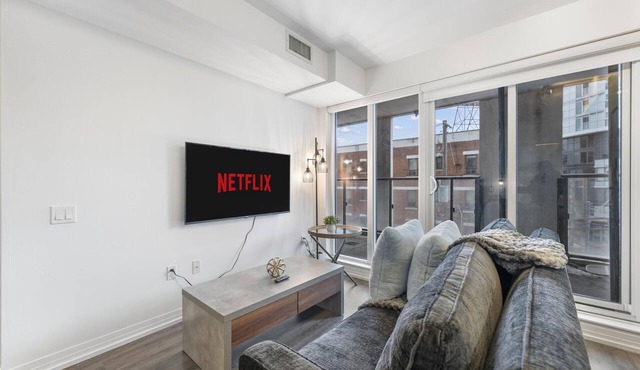 Bright City 2BR Escape in Central Toronto
