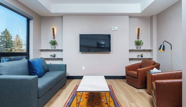 Bright & Modern Flat Steps from Tennyson Street