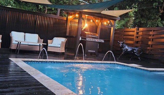 Cabin with private pool