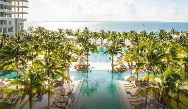 Cancun Luxury Beachfront Resort Dec 20-Jan3 All Inclusive for 4