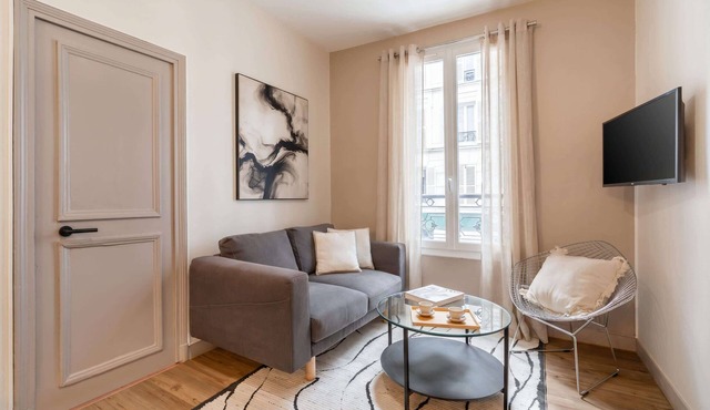 Central Paris Deluxe flat for 5 near Montparnasse
