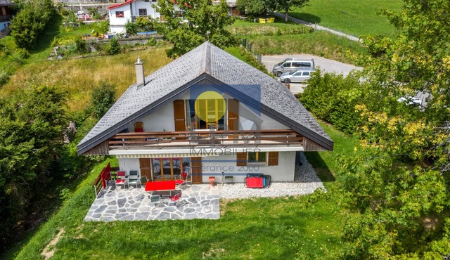 Chalet Neigeos Three-bedroom apartment (90 m2) for 4 to 8 people total renewed from July to December