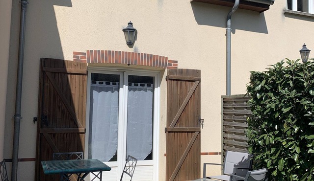 Charming, quiet duplex cottage with terrace/garden