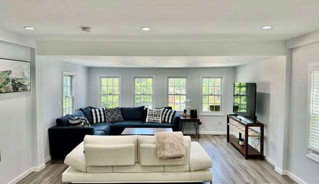Charming renovated 3-bedroom house in serene Winsted