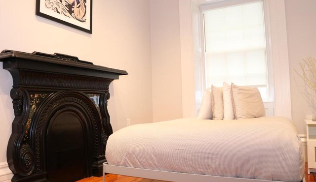 Charming & Stylish Studio on Beacon Hill #11