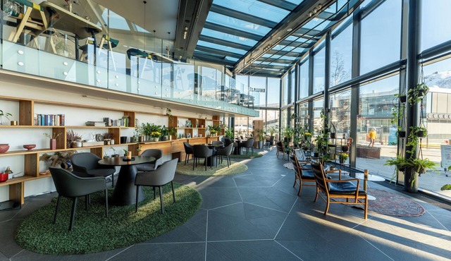 Clarion Hotel The Edge
