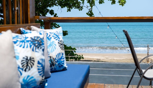 Coastal Oceanfront Hideaway w/3BR & Private Deck