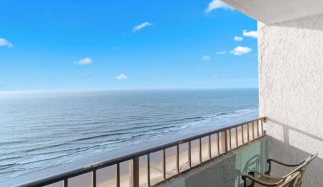 Coastal Oceanfront Deluxe Room at Ocean Reef Escape | 1` King bed with Balcony