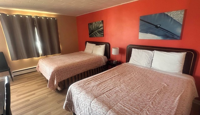 Colonial Motel