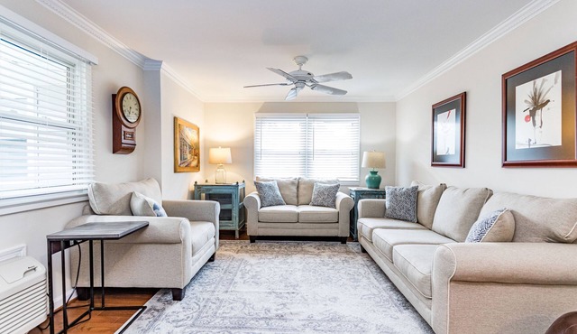 Comfortable and Quiet Condo near the Village and NC State