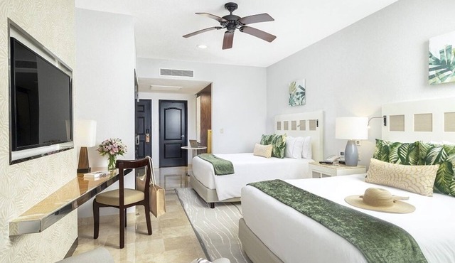 Comfortable Beach Resort Studio Near Isla Mujeres Ferry