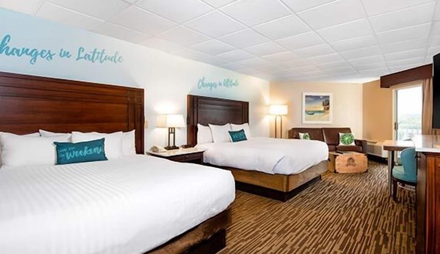 Comfortable Countryside Stay! 2 Convenient Units, Pool, Free Parking