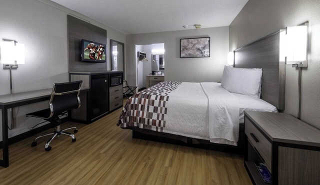 Comfortable King Bed Stay Perfect for Exploring Monticello and Charlottesville