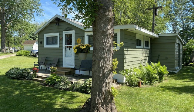 Cottage On The Bluffs (Olive’s Place)