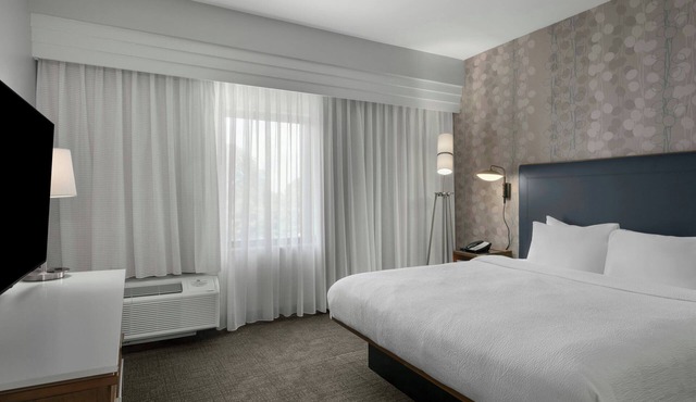 Courtyard by Marriott Charlotte Airport North