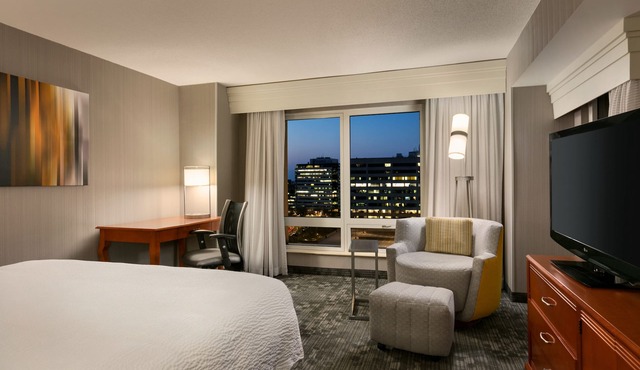 Courtyard by Marriott Tysons McLean