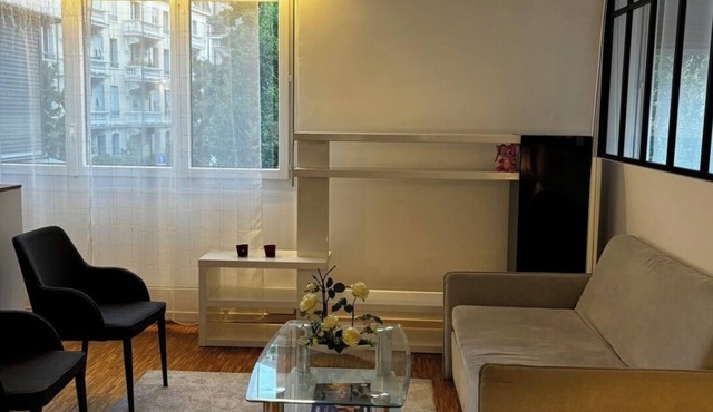 Cozy and Modern Apartment in a Great Location