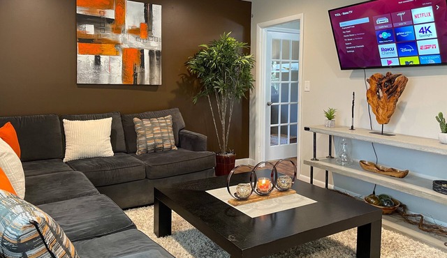 COZY HOME CLOSE TO JORDAN LAKE AND DOWNTOWN APEX!