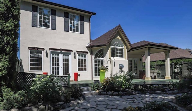 Deerview Suite - A sweet nature escape in NOTL