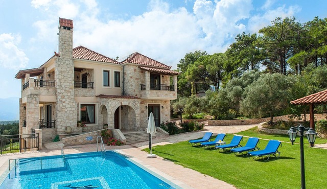 Deluxe Stone-made villa with Private pool