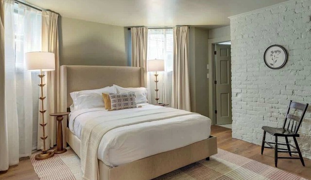 Downtown Boutique Hotel with Pool