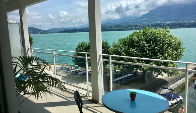Dream view of the Bourget lake