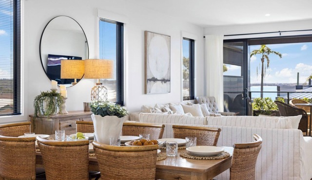 Echoes Luxury Residence, Pet Friendly Walk to Cafes