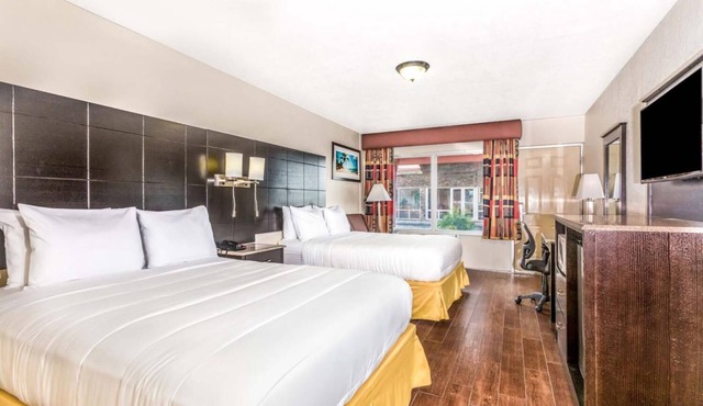 Econo Lodge Inn & Suites Florida City