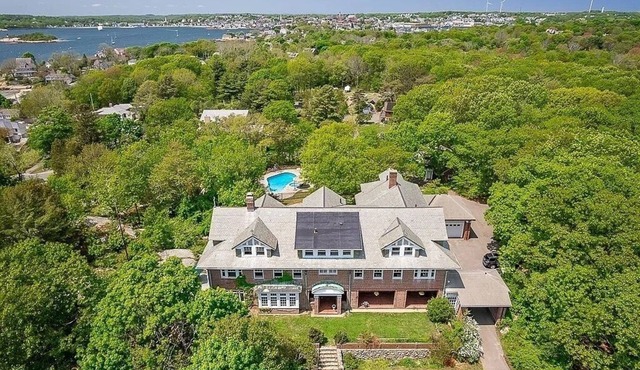 Edgemoor Estate - 11 Bed/6.5 Bath (Sleeps 32) - Heated Pool Jacuzzi Beach