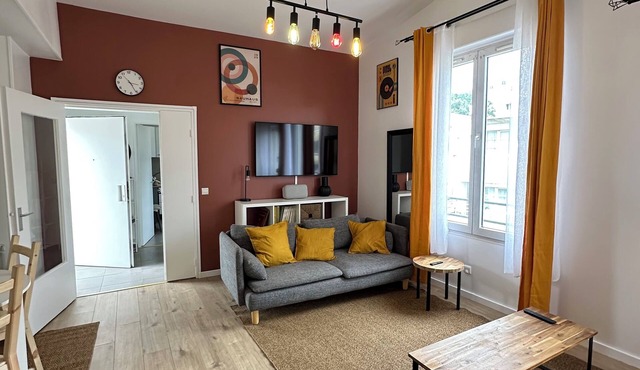 Elegant 2 Bedroom Apartment with Free Parking Paris St-Denis by Immo Kit BNB