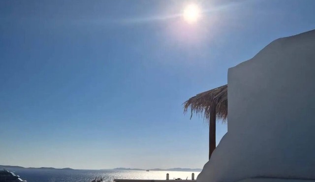 Elli Tropical Suites