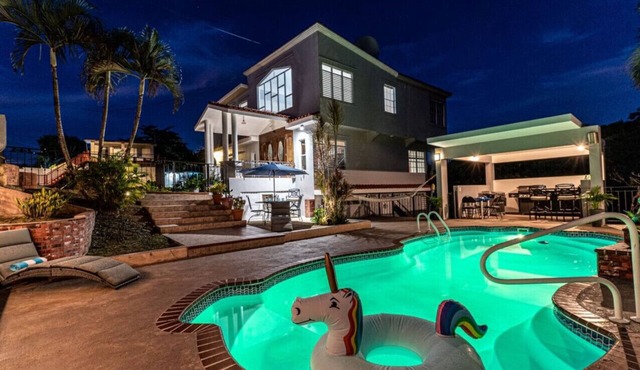 Enjoy Rare Huge POOL 4br Perfect for Families!