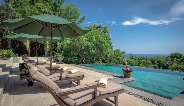 Exclusive villa Bayu: infinity pool, wellness pavilion, ocean view &full service
