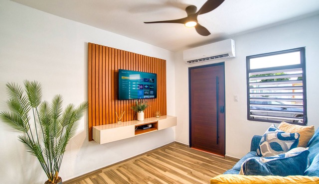Executive Studio 3 min beach,A/C, safety and parking