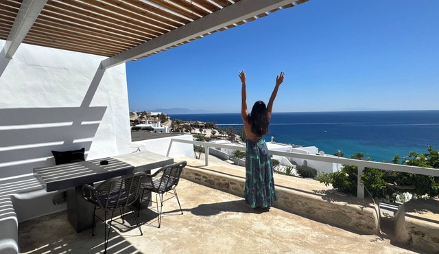 Executive Studio 7-Sea View, Shared Pool and Gym, Pool Bar