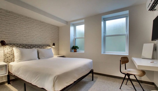 Experience Vibrant D.C.: Convenient Room Close National Mall