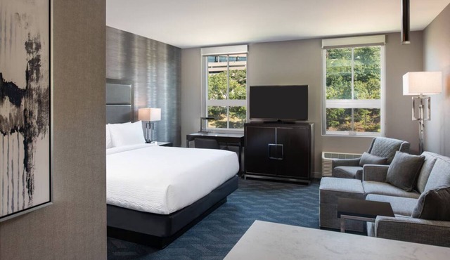 Extended Stay Suite: Full Kitchenette, Free Hot Breakfast & Indoor Heated Pool