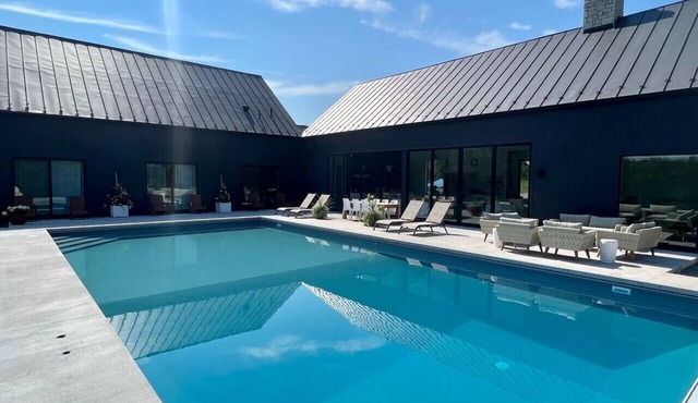 FAB MODERN BARN w/heated pool, views & 21+ acres - close to UVA & Vineyards!