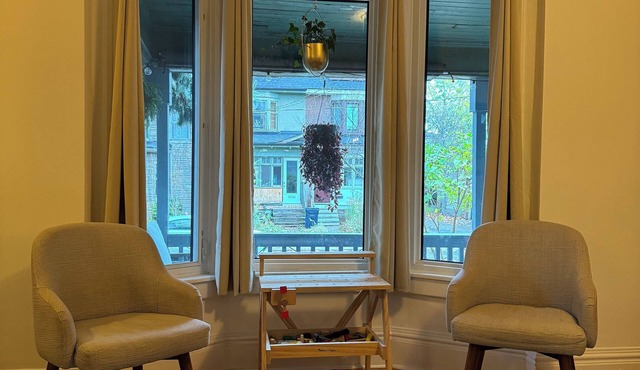 Family-friendly fully detached home close to Lakeshore, High Park & Roncesvalles