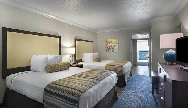 Family Suite at Coral Beach Resort - Full Access to Amenities!